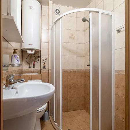 1bdrm Downtown Varna